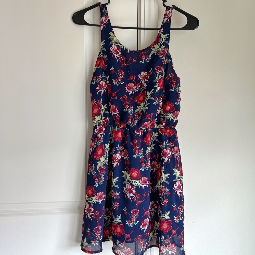 H&M Sleeveless Floral Dress with Keyhole Back - Small